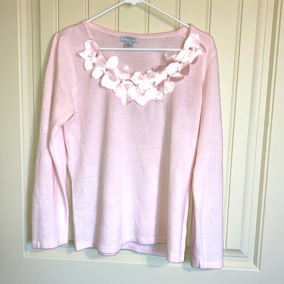 Mercer Street Studio Sweater Women’s Size M Baby Pink Soft Flowers Rhinestones - Picture 1 of 6